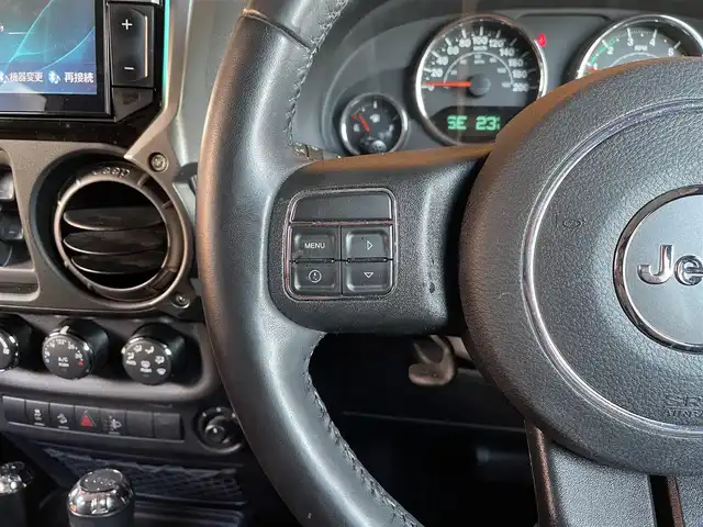 クライスラー・ジープ ジープ ラングラー アンリミテッド スポーツ 愛知県 2018(平30)年 5.9万km ブライトホワイト 社外9インチナビ/TV/DVD再生/Bluetooth/バックカメラ/サイドカメラ/ETCキーレス/クルーズコントロール/MTモード付AT/サイドステップ/ヒーテッドドアミラー/ダウンヒルアシストコントロール/ステアリングスイッチ