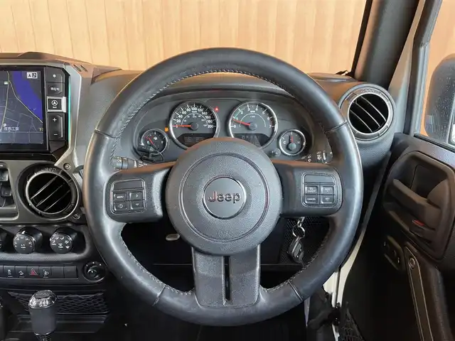 クライスラー・ジープ ジープ ラングラー アンリミテッド スポーツ 愛知県 2018(平30)年 5.9万km ブライトホワイト 社外9インチナビ/TV/DVD再生/Bluetooth/バックカメラ/サイドカメラ/ETCキーレス/クルーズコントロール/MTモード付AT/サイドステップ/ヒーテッドドアミラー/ダウンヒルアシストコントロール/ステアリングスイッチ