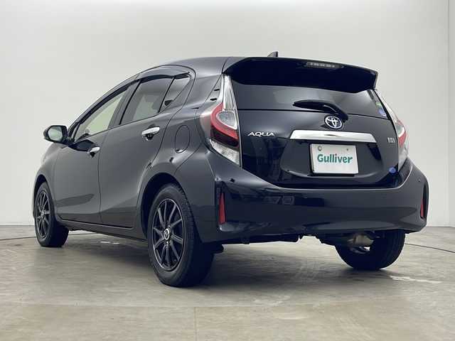 トヨタ アクア S スタイルブラック 秋田県 2020(令2)年 6万km ブラックマイカ 寒冷地仕様　/トヨタセーフティセンス/社外メモリナビ/　　CD/DVD/BT/フルセグTV　/パノラミックビューモニター　/LEDオートライト　/前席シートヒーター　/社外15インチアルミホイール　/ステアリングスイッチ　/横滑り防止装置　/オートマチックハイビーム/電動格納ミラー/スマートキー