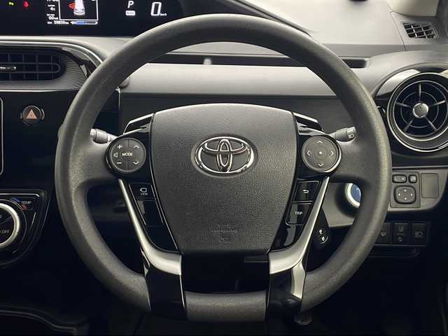 トヨタ アクア S スタイルブラック 秋田県 2020(令2)年 6万km ブラックマイカ 寒冷地仕様　/トヨタセーフティセンス/社外メモリナビ/　　CD/DVD/BT/フルセグTV　/パノラミックビューモニター　/LEDオートライト　/前席シートヒーター　/社外15インチアルミホイール　/ステアリングスイッチ　/横滑り防止装置　/オートマチックハイビーム/電動格納ミラー/スマートキー