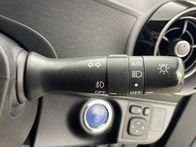 トヨタ アクア S スタイルブラック 秋田県 2020(令2)年 6万km ブラックマイカ 寒冷地仕様　/トヨタセーフティセンス/社外メモリナビ/　　CD/DVD/BT/フルセグTV　/パノラミックビューモニター　/LEDオートライト　/前席シートヒーター　/社外15インチアルミホイール　/ステアリングスイッチ　/横滑り防止装置　/オートマチックハイビーム/電動格納ミラー/スマートキー