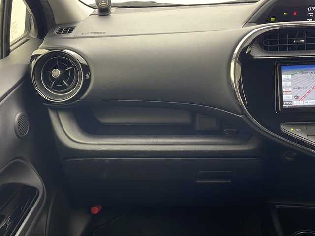 トヨタ アクア S スタイルブラック 秋田県 2020(令2)年 6万km ブラックマイカ 寒冷地仕様　/トヨタセーフティセンス/社外メモリナビ/　　CD/DVD/BT/フルセグTV　/パノラミックビューモニター　/LEDオートライト　/前席シートヒーター　/社外15インチアルミホイール　/ステアリングスイッチ　/横滑り防止装置　/オートマチックハイビーム/電動格納ミラー/スマートキー