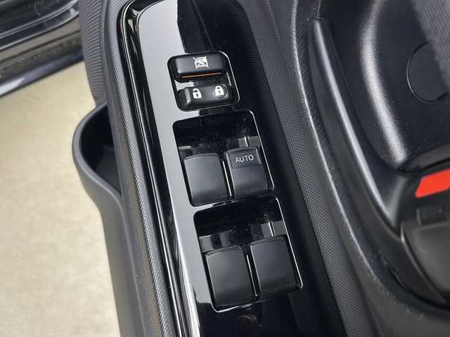 トヨタ アクア S スタイルブラック 秋田県 2020(令2)年 6万km ブラックマイカ 寒冷地仕様　/トヨタセーフティセンス/社外メモリナビ/　　CD/DVD/BT/フルセグTV　/パノラミックビューモニター　/LEDオートライト　/前席シートヒーター　/社外15インチアルミホイール　/ステアリングスイッチ　/横滑り防止装置　/オートマチックハイビーム/電動格納ミラー/スマートキー