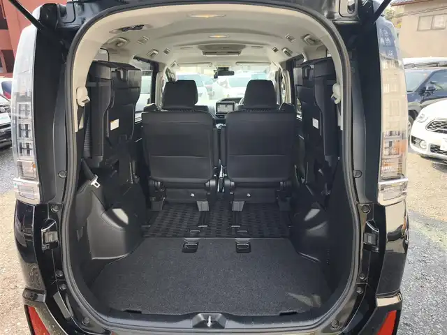 トヨタ ヴォクシー ZS 煌Ⅱ 熊本県 2016(平28)年 10万km ブラック 純正9インチナビ（NSZT-Y66T）/【フルセグTV/Bluetooth/CD/DVD/HDMI】/バックカメラ/純正12.1インチフリップダウンモニター/両側パワースライドドア/衝突被害軽減システム/車線逸脱警報/オートLEDヘッドライト/プッシュスタート/スマートキー/純正16インチAW/ドライブレコーダー/ETC/ウインカーミラー