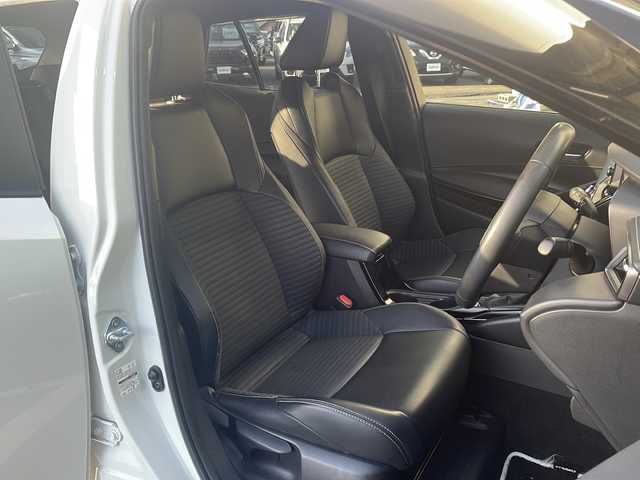 トヨタ カローラツーリング ハイブリッド ダブルバイビー 京都府 2022(令4)年 4.1万km ブラックマイカ/プラチナホワイトパールマイカ モデリスタエアロ　純正ディスプレイオーディオ　ナビ　フルセグ　Ｂｌｕｅｔｏｏｔｈオーディオ　ＤＶＤ再生　レーダークルーズ　ＬＥＤヘッドライト　クリアランスソナー　ビルトインＥＴＣ　スマートキー　禁煙車