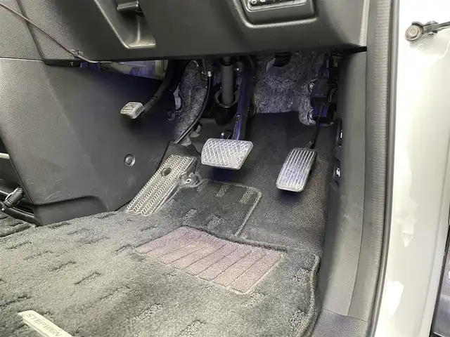 ホンダ ステップワゴン スパーダ クルスピセンシング 大分県 2015(平27)年 6.2万km ホワイトオーキッドパール 純正9インチインターナビ/フルセグTV/ーDISC/ーBluetooth/バックカメラ/ハーフレザー/両側パワースライドドア/ホンダセンシング/衝突軽減ブレーキ/先行車発進お知らせ機能/ACC先行車検知音/標識認識機能/路外逸脱抑制システム/LEDヘッドライト/無限エアロ/純正フリップダウンモニター/レーダークルーズコントロール/オートライト/純正16インチアルミホイール/純正フロアマット/ＥＴＣ/ドライブレコーダー/前席シートヒーター/横滑り防止装置