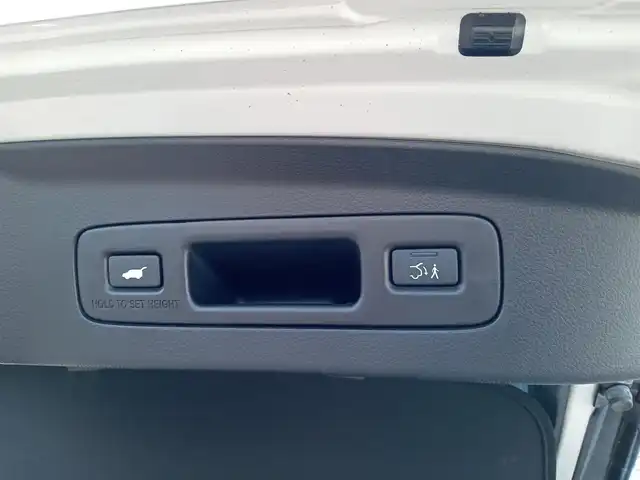 ホンダ ヴェゼル ハイブリッド e:HEV Z 福井県 2021(令3)年 1.9万km プラチナホワイトパール 純正9インチナビ/AM/FM/フルセグ/BT/USB/バックカメラ/無限エアロ/アダプティブクルーズコントロール/前後コーナーセンサー/衝突被害軽減システム/BSM/レーンキープアシスト/横滑り防止装置/ETC２．０/ワイヤレス充電/前後ドライブレコーダー/SOSボタン/前席シートヒーター/オートブレーキホールド/ハーフレザーシート/ステアリングヒーター/電動リアゲート/純正フロアマット/パドルシフト/純正18インチAW/LEDヘッドライト/スマートキー