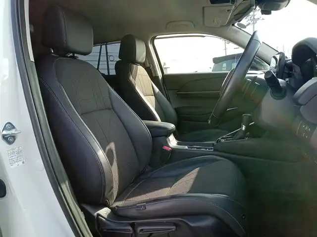 ホンダ ヴェゼル ハイブリッド e:HEV Z 福井県 2021(令3)年 1.9万km プラチナホワイトパール 純正9インチナビ/AM/FM/フルセグ/BT/USB/バックカメラ/無限エアロ/アダプティブクルーズコントロール/前後コーナーセンサー/衝突被害軽減システム/BSM/レーンキープアシスト/横滑り防止装置/ETC２．０/ワイヤレス充電/前後ドライブレコーダー/SOSボタン/前席シートヒーター/オートブレーキホールド/ハーフレザーシート/ステアリングヒーター/電動リアゲート/純正フロアマット/パドルシフト/純正18インチAW/LEDヘッドライト/スマートキー