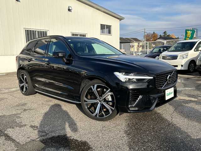 ボルボ ボルボ ＸＣ６０ リチャージ アルティメイト T6 AWD PHV 富山県 2024(令6)年 0.9万km 黒 4WD/サンルーフ/全周囲カメラ/レザーシート/ルーフレール/ステップ/メーカーOP11.2センターディスプレイ/Apple Car Play/USB/12.3デジタル液晶ドライバーディスプレイ/スマートキー/前席パワーシート/全席シートヒーター/HUD/クリアランスソナー/純正360°ドラレコ/置くだけ充電/プッシュスタート/レーダークルコン/オートライト/オートハイビーム/オートリトラミラー/電動Pブレーキ/トノカバー/充電ケーブル/ISOFIX対応/パワーバックドア/保証書・取説