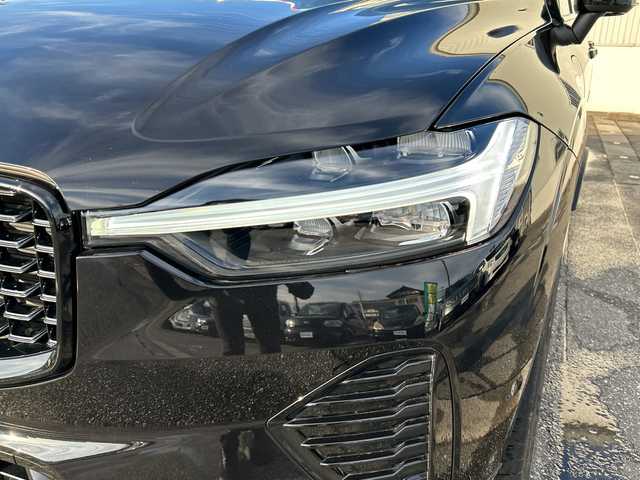 ボルボ ボルボ ＸＣ６０ リチャージ アルティメイト T6 AWD PHV 富山県 2024(令6)年 0.9万km 黒 4WD/サンルーフ/全周囲カメラ/レザーシート/ルーフレール/ステップ/メーカーOP11.2センターディスプレイ/Apple Car Play/USB/12.3デジタル液晶ドライバーディスプレイ/スマートキー/前席パワーシート/全席シートヒーター/HUD/クリアランスソナー/純正360°ドラレコ/置くだけ充電/プッシュスタート/レーダークルコン/オートライト/オートハイビーム/オートリトラミラー/電動Pブレーキ/トノカバー/充電ケーブル/ISOFIX対応/パワーバックドア/保証書・取説