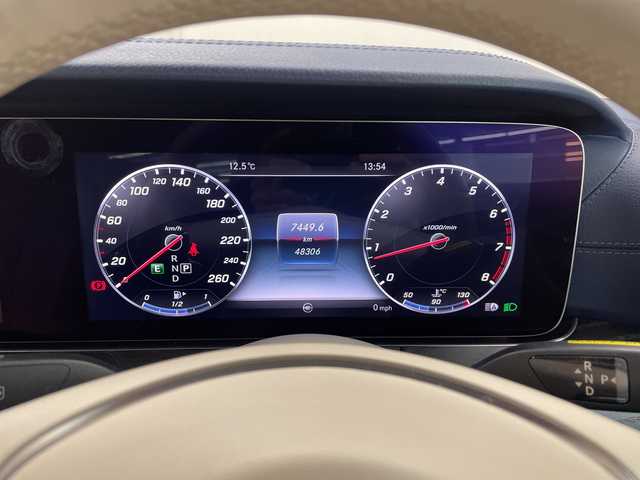 メルセデス・ベンツ Ｅ３００ クーペ スポーツ 長崎県 2018(平30)年 4.9万km オブシディアンブラック 純正メーカーナビ/・フルセグ/・Bluetooth/全方位モニター/サンルーフ/前席パワーシート（D席メモリ付）/前席エアーシート/前席シートヒーター/アクティブブレーキアシスト/ヘッドアップディスプレイ/純正ドラレコ（前方）/純正ETC/LEDヘッドライト/クルーズコントロール/スマートキー/純正19インチアルミ/電動リアゲート/道路標識アシスト/アテンションアシスト/パドルシフト/ステアリングリモコン/フォグ/電格ウィンカーミラー