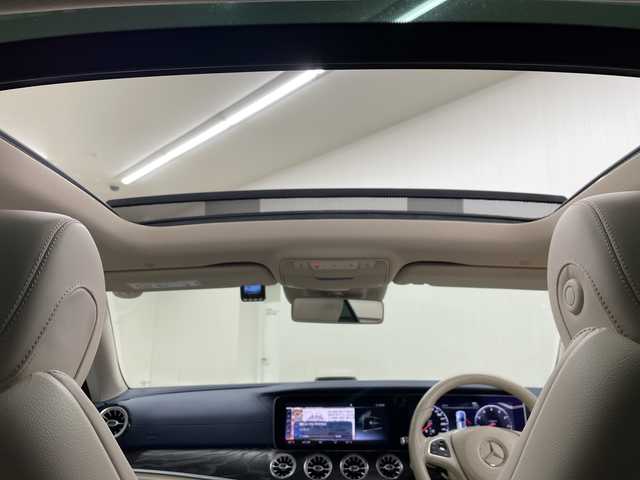 メルセデス・ベンツ Ｅ３００ クーペ スポーツ 長崎県 2018(平30)年 4.9万km オブシディアンブラック 純正メーカーナビ/・フルセグ/・Bluetooth/全方位モニター/サンルーフ/前席パワーシート（D席メモリ付）/前席エアーシート/前席シートヒーター/アクティブブレーキアシスト/ヘッドアップディスプレイ/純正ドラレコ（前方）/純正ETC/LEDヘッドライト/クルーズコントロール/スマートキー/純正19インチアルミ/電動リアゲート/道路標識アシスト/アテンションアシスト/パドルシフト/ステアリングリモコン/フォグ/電格ウィンカーミラー