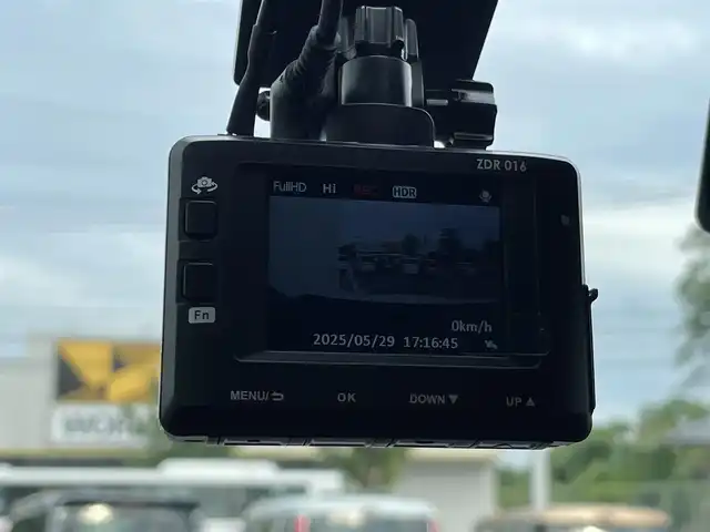トヨタ Ｃ－ＨＲ S－T GRスポーツ 福岡県 2020(令2)年 2.2万km ホワイトパールクリスタルシャイン ナビ機能付き純正ディスプレイオーディオ/（AM/FM/USB/BT/フルセグ/Apple CarPlay/Android Auto）/フロント・サイド・バック・全方位カメラ/レーダークルーズコントロール/プリクラッシュセーフティ/ブラインドスポットモニター/GR専用フロアマット/GR専用ハーフレザーシート/D+N席シートヒーター/前後ドライブレコーダー/ETC/純正19インチアルミホイール/オートライト/オートハイビーム/LEDヘッドライト/フォグランプ/ステアリングスイッチ/テレビキャンセラー/電動パーキングブレーキ/オートホールド/プッシュスタート/スマートキー/オート電動格納ミラー/W+カーテンエアバッグ/DUALオートエアコン/ISO FIX/取扱説明書・記録簿