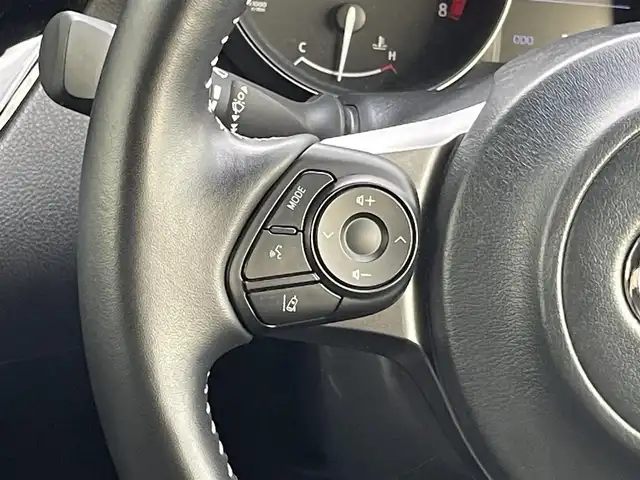 トヨタ Ｃ－ＨＲ S－T GRスポーツ 福岡県 2020(令2)年 2.2万km ホワイトパールクリスタルシャイン ナビ機能付き純正ディスプレイオーディオ/（AM/FM/USB/BT/フルセグ/Apple CarPlay/Android Auto）/フロント・サイド・バック・全方位カメラ/レーダークルーズコントロール/プリクラッシュセーフティ/ブラインドスポットモニター/GR専用フロアマット/GR専用ハーフレザーシート/D+N席シートヒーター/前後ドライブレコーダー/ETC/純正19インチアルミホイール/オートライト/オートハイビーム/LEDヘッドライト/フォグランプ/ステアリングスイッチ/テレビキャンセラー/電動パーキングブレーキ/オートホールド/プッシュスタート/スマートキー/オート電動格納ミラー/W+カーテンエアバッグ/DUALオートエアコン/ISO FIX/取扱説明書・記録簿