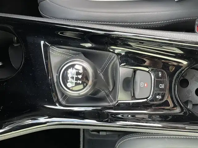 トヨタ Ｃ－ＨＲ S－T GRスポーツ 福岡県 2020(令2)年 2.2万km ホワイトパールクリスタルシャイン ナビ機能付き純正ディスプレイオーディオ/（AM/FM/USB/BT/フルセグ/Apple CarPlay/Android Auto）/フロント・サイド・バック・全方位カメラ/レーダークルーズコントロール/プリクラッシュセーフティ/ブラインドスポットモニター/GR専用フロアマット/GR専用ハーフレザーシート/D+N席シートヒーター/前後ドライブレコーダー/ETC/純正19インチアルミホイール/オートライト/オートハイビーム/LEDヘッドライト/フォグランプ/ステアリングスイッチ/テレビキャンセラー/電動パーキングブレーキ/オートホールド/プッシュスタート/スマートキー/オート電動格納ミラー/W+カーテンエアバッグ/DUALオートエアコン/ISO FIX/取扱説明書・記録簿