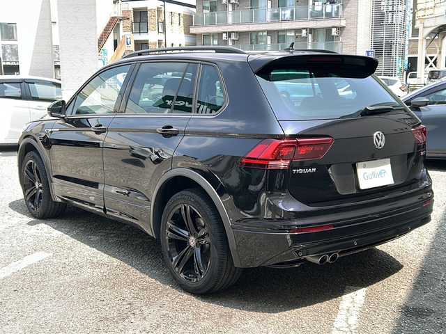 フォルクスワーゲン ティグアン TDI 4モーション Rライン ブラックスタイル 兵庫県 2018(平30)年 8.4万km ディープブラックパールエフェクト ワンオーナー/純正メーカーナビ/ Bluetooth/USB/AppleCarPlay/AndroidAuto/全方位カメラ/４WD/MTモード付AT/純正ビルトインETC2.0/電動リアゲート/ルーフレール/パワーシート（D席）/シートヒーター（D+N席）/シートメモリ/ヘッドアップディスプレイ/ブラインドスポットモニター/オートブレーキホールド/アイドリングストップ/アンチロック・ブレーキ・システム/レーンキープアシスト/パーキングアシスト/前後コーナーセンサー/横滑り防止装置/盗難防止装置/衝突被害軽減システム/パワーウィンドウ/パワーステアリング/純正フロアマット/純正アルミホイール/LEDヘッドライト/エアバッグ（W+サイド）/カーテンエアバッグ/スペアキー（1本）/保証書/取扱説明書