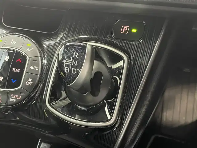 トヨタ エスクァイア ハイブリッド Gi プレミアムパッケージ ブラックテーラード 大阪府 2020(令2)年 4.1万km スパークリングブラックパールクリスタルシャイン 純正9incナビ(フルセグ/DVD再生/Bluetooth) バックカメラ 後席モニター ETC 両側パワースライドドア ハーフレザー シートヒーター 衝突軽減 トヨタセーフティセンス 前後ドラレコ