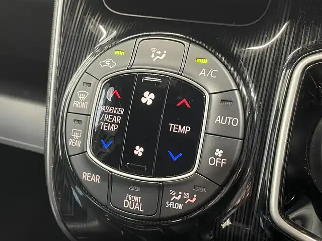 トヨタ エスクァイア ハイブリッド Gi プレミアムパッケージ ブラックテーラード 大阪府 2020(令2)年 4.1万km スパークリングブラックパールクリスタルシャイン 純正9incナビ(フルセグ/DVD再生/Bluetooth) バックカメラ 後席モニター ETC 両側パワースライドドア ハーフレザー シートヒーター 衝突軽減 トヨタセーフティセンス 前後ドラレコ