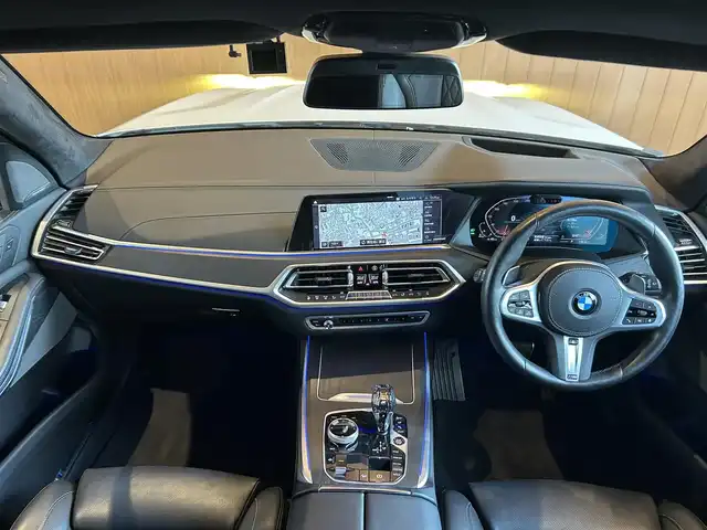 ＢＭＷ Ｘ７ xDrive35d Mスポーツ 宮城県 2020(令2)年 3.7万km ミネラルホワイト ウェルネスパッケージ/2列目コンフォートシート/スカイラウンジパノラマサンルーフ/harman/kardonサウンドシステム/アクティブクルーズコントロール/レーンチェンジウォーニング/レーンキープアシスト/ヘッドアップディスプレイ/iDriveナビゲーションシステム/フルセグTV/トップビューカメラ/レーザーライトLEDヘッドライト/ブラックレザーシート/シートベンチレーション/シートヒーター/メモリ機能付きパワーシート/純正22インチAW/ブルーブレーキキャリパー/コンフォートアクセス/パワーバックドア/ステアリングヒーター/ステアリングスイッチ/置くだけ充電機能/温冷機能付きカップホルダー