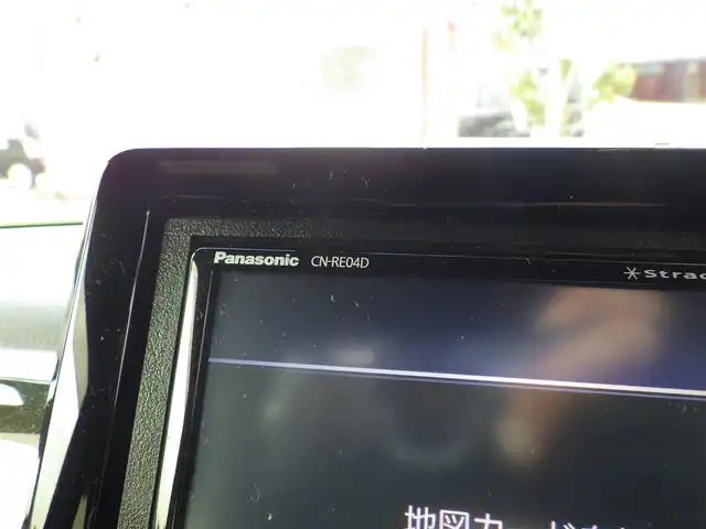 ホンダ Ｎ ＢＯＸ カスタム G L ホンダセンシング 千葉県 2018(平30)年 6万km プラチナホワイトパール ホンダセンシング/・衝突軽減ブレーキ（CMBS）/・車線維持支援システム（LKAS）/・アダプティブクルーズコントロール（ACC）/・後方誤発進抑制機能/・誤発進抑制機能/左パワースライドドア/右イージークローザードア/ハーフレザーシート/社外SDナビ/地デジTV/【DVD/CD再生機能　Bluetooth接続】/バックカメラ/ステアリングスイッチ/ETC/LEDヘッドライト/フォグライト/ウインカーミラー/純正14インチアルミホイル/サイド/カーテンエアバッグ/Honda スマートキー