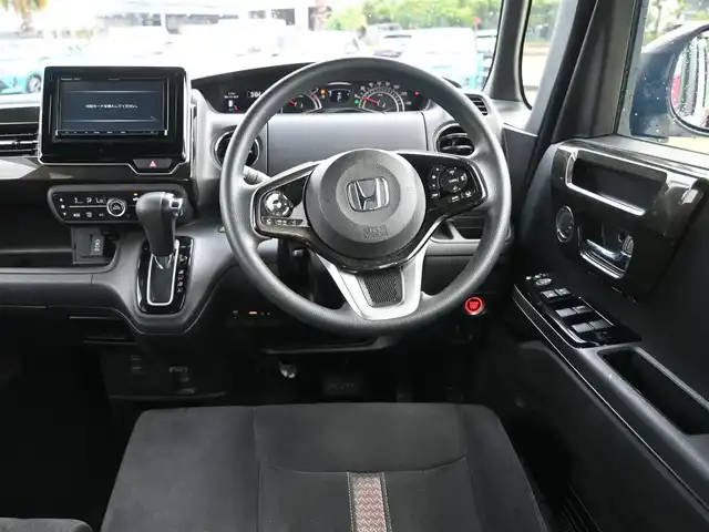 ホンダ Ｎ ＢＯＸ カスタム G L ホンダセンシング 千葉県 2018(平30)年 6万km プラチナホワイトパール ホンダセンシング/・衝突軽減ブレーキ（CMBS）/・車線維持支援システム（LKAS）/・アダプティブクルーズコントロール（ACC）/・後方誤発進抑制機能/・誤発進抑制機能/左パワースライドドア/右イージークローザードア/ハーフレザーシート/社外SDナビ/地デジTV/【DVD/CD再生機能　Bluetooth接続】/バックカメラ/ステアリングスイッチ/ETC/LEDヘッドライト/フォグライト/ウインカーミラー/純正14インチアルミホイル/サイド/カーテンエアバッグ/Honda スマートキー
