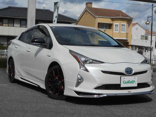 トヨタ プリウス S 愛知県 2016(平28)年 5.6万km ホワイトパールクリスタルシャイン トヨタセーフティセンス/PCSAHBLDA/レーダークルーズ/純正SDナビ・DVD/Bluetooth/フルセグテレビ/バックカメラ/ETC/純正ドライブレコーダー/モデリスタエアロ/wedsレオニス18インチアルミ/スマートキー２個/プッシュスタート