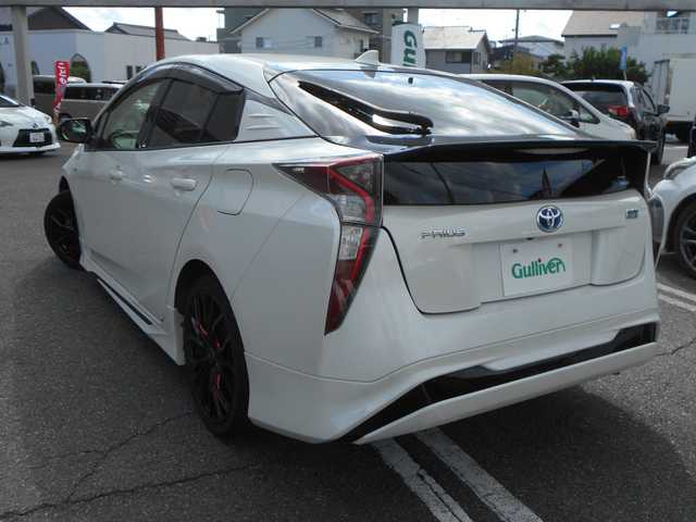 トヨタ プリウス S 愛知県 2016(平28)年 5.6万km ホワイトパールクリスタルシャイン トヨタセーフティセンス/PCSAHBLDA/レーダークルーズ/純正SDナビ・DVD/Bluetooth/フルセグテレビ/バックカメラ/ETC/純正ドライブレコーダー/モデリスタエアロ/wedsレオニス18インチアルミ/スマートキー２個/プッシュスタート