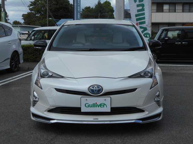 トヨタ プリウス S 愛知県 2016(平28)年 5.6万km ホワイトパールクリスタルシャイン トヨタセーフティセンス/PCSAHBLDA/レーダークルーズ/純正SDナビ・DVD/Bluetooth/フルセグテレビ/バックカメラ/ETC/純正ドライブレコーダー/モデリスタエアロ/wedsレオニス18インチアルミ/スマートキー２個/プッシュスタート