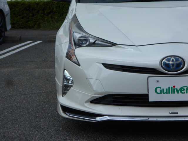 トヨタ プリウス S 愛知県 2016(平28)年 5.6万km ホワイトパールクリスタルシャイン トヨタセーフティセンス/PCSAHBLDA/レーダークルーズ/純正SDナビ・DVD/Bluetooth/フルセグテレビ/バックカメラ/ETC/純正ドライブレコーダー/モデリスタエアロ/wedsレオニス18インチアルミ/スマートキー２個/プッシュスタート