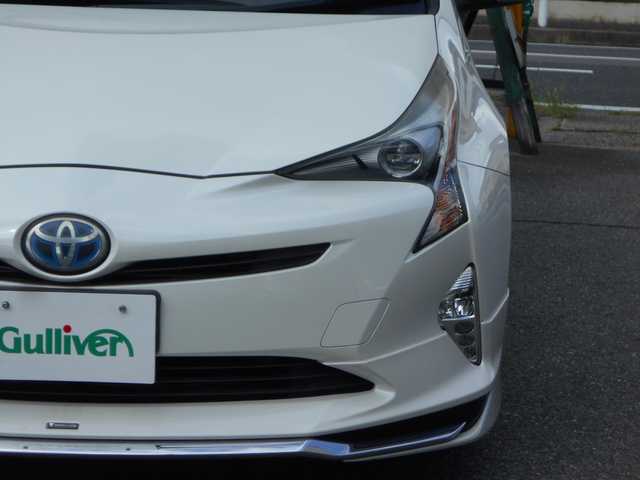 トヨタ プリウス S 愛知県 2016(平28)年 5.6万km ホワイトパールクリスタルシャイン トヨタセーフティセンス/PCSAHBLDA/レーダークルーズ/純正SDナビ・DVD/Bluetooth/フルセグテレビ/バックカメラ/ETC/純正ドライブレコーダー/モデリスタエアロ/wedsレオニス18インチアルミ/スマートキー２個/プッシュスタート