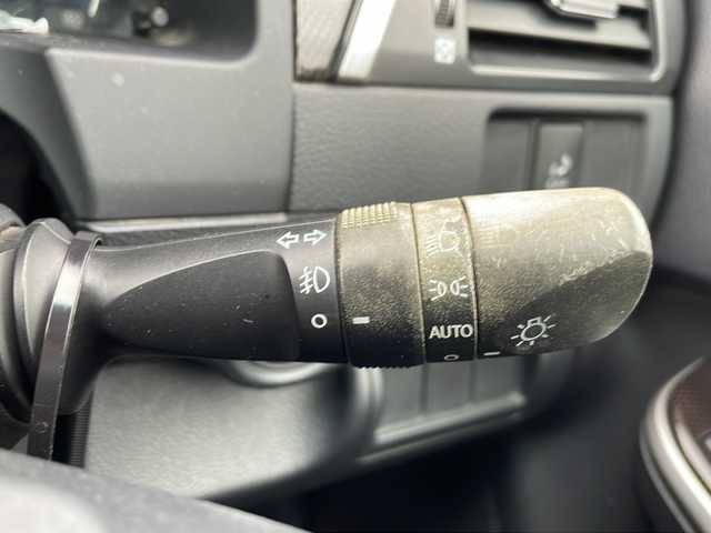 トヨタ カムリ ハイブリット 岩手県 2011(平23)年 12.9万km 紺 純正ナビ　バックカメラ　フルセグ　Ｂｌｕｅｔｏｏｔｈ　ＣＤ／ＤＶＤ再生　ビルドインＥＴＣ　ＬＥＤヘッドライト　盗難防止システム　衝突安全ボディー　フロントエアロパーツ　スマートキー　１８インチＡＷ