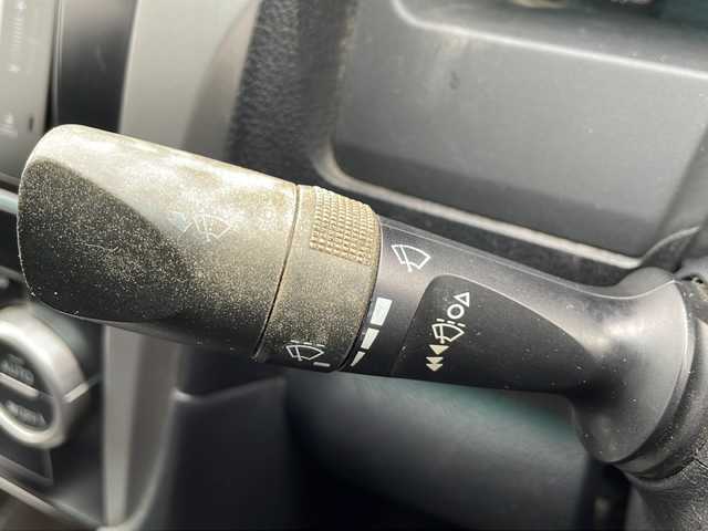 トヨタ カムリ ハイブリット 岩手県 2011(平23)年 12.9万km 紺 純正ナビ　バックカメラ　フルセグ　Ｂｌｕｅｔｏｏｔｈ　ＣＤ／ＤＶＤ再生　ビルドインＥＴＣ　ＬＥＤヘッドライト　盗難防止システム　衝突安全ボディー　フロントエアロパーツ　スマートキー　１８インチＡＷ