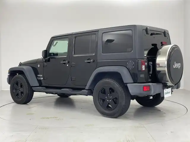 クライスラー・ジープ ジープ ラングラー アンリミテッド スポーツ 岡山県 2018(平30)年 6.4万km ブラック ＡＬＰＩＮＥ製ナビ（ＥＸ９Ｚ）/クルーズコントロール/フルセグ/Ｂｌｕｅｔｏｏｔｈ/ダウンヒルアシスト/純正マット/ＭＴモード付ＡＴ/ＥＴＣ/バックカメラ/純正ＡＷ/社外LEDバルブ/トランクマット/ESC