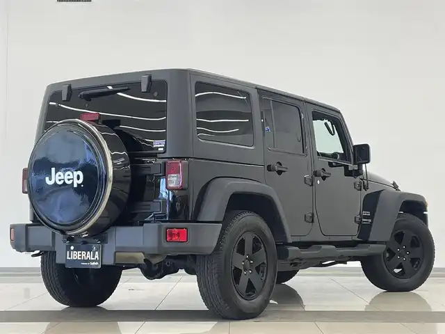 クライスラー・ジープ ジープ ラングラー アンリミテッド スポーツ 岡山県 2018(平30)年 6.4万km ブラック ＡＬＰＩＮＥ製ナビ（ＥＸ９Ｚ）/クルーズコントロール/フルセグ/Ｂｌｕｅｔｏｏｔｈ/ダウンヒルアシスト/純正マット/ＭＴモード付ＡＴ/ＥＴＣ/バックカメラ/純正ＡＷ/社外LEDバルブ/トランクマット/ESC