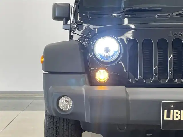 クライスラー・ジープ ジープ ラングラー アンリミテッド スポーツ 岡山県 2018(平30)年 6.4万km ブラック ＡＬＰＩＮＥ製ナビ（ＥＸ９Ｚ）/クルーズコントロール/フルセグ/Ｂｌｕｅｔｏｏｔｈ/ダウンヒルアシスト/純正マット/ＭＴモード付ＡＴ/ＥＴＣ/バックカメラ/純正ＡＷ/社外LEDバルブ/トランクマット/ESC