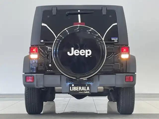 クライスラー・ジープ ジープ ラングラー アンリミテッド スポーツ 岡山県 2018(平30)年 6.4万km ブラック ＡＬＰＩＮＥ製ナビ（ＥＸ９Ｚ）/クルーズコントロール/フルセグ/Ｂｌｕｅｔｏｏｔｈ/ダウンヒルアシスト/純正マット/ＭＴモード付ＡＴ/ＥＴＣ/バックカメラ/純正ＡＷ/社外LEDバルブ/トランクマット/ESC