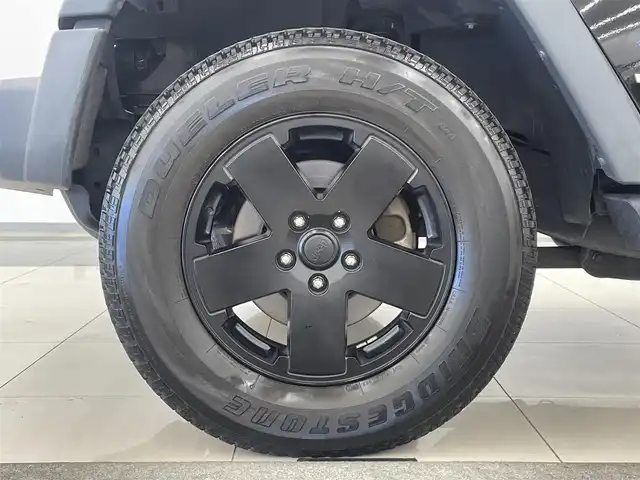 クライスラー・ジープ ジープ ラングラー アンリミテッド スポーツ 岡山県 2018(平30)年 6.4万km ブラック ＡＬＰＩＮＥ製ナビ（ＥＸ９Ｚ）/クルーズコントロール/フルセグ/Ｂｌｕｅｔｏｏｔｈ/ダウンヒルアシスト/純正マット/ＭＴモード付ＡＴ/ＥＴＣ/バックカメラ/純正ＡＷ/社外LEDバルブ/トランクマット/ESC