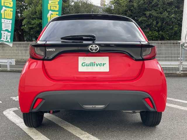 トヨタ ヤリス X 埼玉県 2023(令5)年 0.7万km ブラック/コーラルクリスタルシャイン ワンオーナー/Toyota Safety Sense/   ・プリクラッシュセーフティ/   ・レーンディパーチャーアラート/   ・ロードサインアシスト/   ・オートマチックハイビーム/   ・レーダークルーズコントロール/   ・先行車発進告知機能/純正T-Connectナビ/　DTV/BT/Apple CarPlay/バックカメラ/前後社外ドライブレコーダー（型式：TZ-DR210）/プッシュスタート/スマートキー/スペアキー×1/ビルトインETC/純正フロアマット