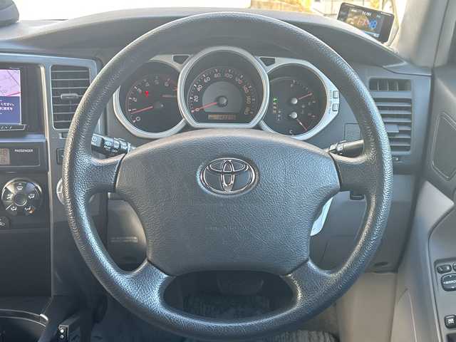 トヨタ ハイラックス サーフ SSR－X LTD 埼玉県 2007(平19)年 14.4万km ブラック ＥＴＣ　/バックカメラ　/純正フロア　/純オーディオ　/ＦＭ／ＡＭ／ＴＶ／ＡＵＸ／ＢＴ／ＳＤ／ＣＤ／ＤＶＤ　/４ＷＤ　/ＬＥＤライト　/センターデフロック　/カロゼリアオーディオ　/レーダー探知機/ルーフレール/社外ナビ/17インチ社外アルミホイール/スペアキー3本/保証書　/取扱説明書