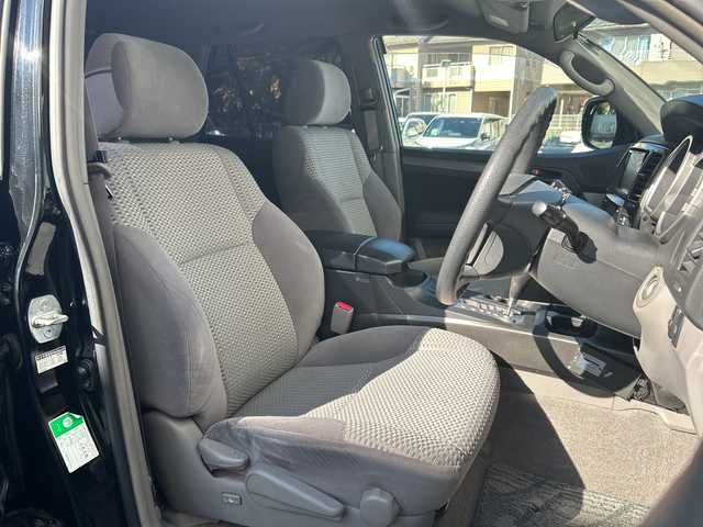 トヨタ ハイラックス サーフ SSR－X LTD 埼玉県 2007(平19)年 14.4万km ブラック ＥＴＣ　/バックカメラ　/純正フロア　/純オーディオ　/ＦＭ／ＡＭ／ＴＶ／ＡＵＸ／ＢＴ／ＳＤ／ＣＤ／ＤＶＤ　/４ＷＤ　/ＬＥＤライト　/センターデフロック　/カロゼリアオーディオ　/レーダー探知機/ルーフレール/社外ナビ/17インチ社外アルミホイール/スペアキー3本/保証書　/取扱説明書