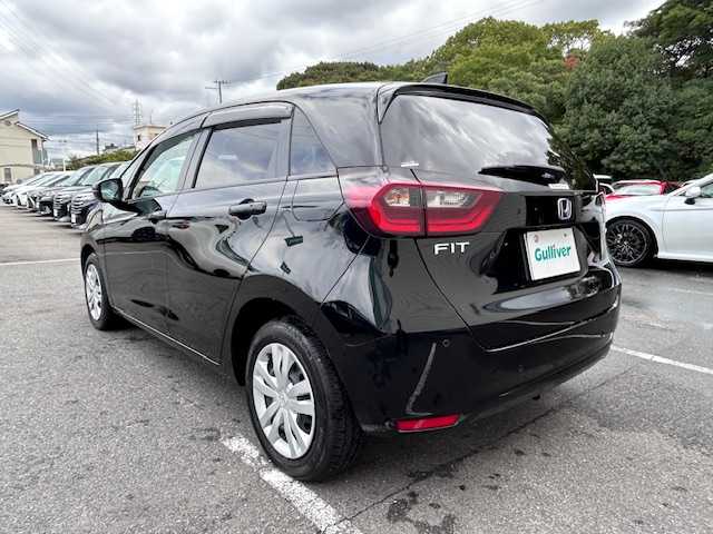 ホンダ フィット e:HEVホーム 大阪府 2023(令5)年 4.6万km クリスタルブラックパール 純正ディスプレイオーディオ(BT/USB/フルセグ)/バックカメラ/衝突被害軽減システム/レーンキープアシスト/コーナーセンサー/アダクティブクルーズコントロール/オートライト/オートマチックハイビーム/純正フロアマット/純正ドライブレコーダー/純正ビルトインETC/ハーフレザー/アイドリングストップ/LEDヘッドライト