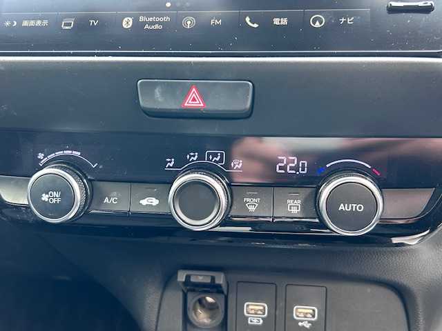 ホンダ フィット e:HEVホーム 大阪府 2023(令5)年 4.6万km クリスタルブラックパール 純正ディスプレイオーディオ(BT/USB/フルセグ)/バックカメラ/衝突被害軽減システム/レーンキープアシスト/コーナーセンサー/アダクティブクルーズコントロール/オートライト/オートマチックハイビーム/純正フロアマット/純正ドライブレコーダー/純正ビルトインETC/ハーフレザー/アイドリングストップ/LEDヘッドライト