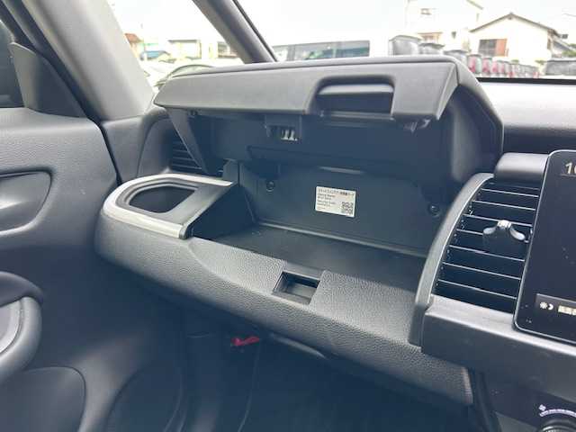 ホンダ フィット e:HEVホーム 大阪府 2023(令5)年 4.6万km クリスタルブラックパール 純正ディスプレイオーディオ(BT/USB/フルセグ)/バックカメラ/衝突被害軽減システム/レーンキープアシスト/コーナーセンサー/アダクティブクルーズコントロール/オートライト/オートマチックハイビーム/純正フロアマット/純正ドライブレコーダー/純正ビルトインETC/ハーフレザー/アイドリングストップ/LEDヘッドライト