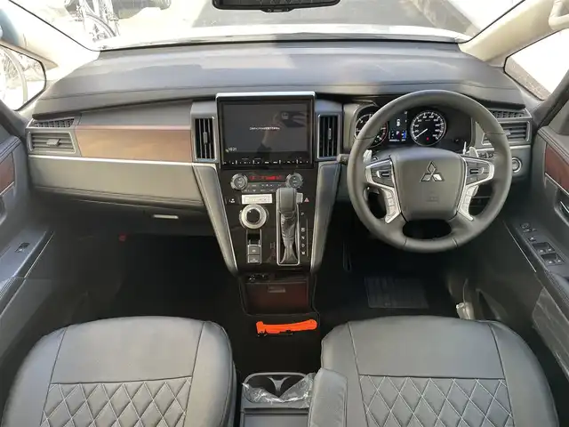 三菱 デリカＤ：５ P 東京都 2023(令5)年 0.1千km ホワイトダイヤモンド 純正10型ナビ /両側パワースライドドア/レーダークルーズコントロール /オートマチックハイビーム /衝突被害軽減ブレーキ /車線逸脱警報システム /誤発進抑制機能 /後側方車両検知警報システム /後退時車両検知/プッシュエンジンスタート/スマートキー/保証書＆取説