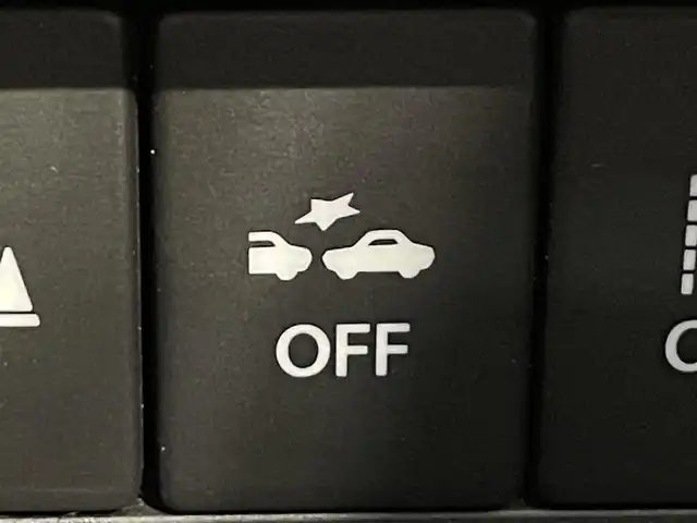 スズキ クロスビー HYBRID MZ 愛知県 2020(令2)年 4.8万km バーニングレッドパールメタリック/ブラック2トーン ナビ/衝突軽減ブレーキ/レーダークルーズコントロール/シートヒーター/LEDヘッドライト/ETC/Bluetooth/コーナーセンサー/レーンキープアシスト/オートハイビーム/プッシュスタート/スマートキー/CD/DVD再生/アイドリングストップ/ミュージックサーバー/純正フロアマット/純正アルミホイール/オートライト/禁煙車/2トーンカラー/パドルシフト/ウィンカーミラー/電動格納ミラー/フォグランプ/ISOFIX/シートバックテーブル/オートエアコン/横滑り防止装置/盗難警報装着車