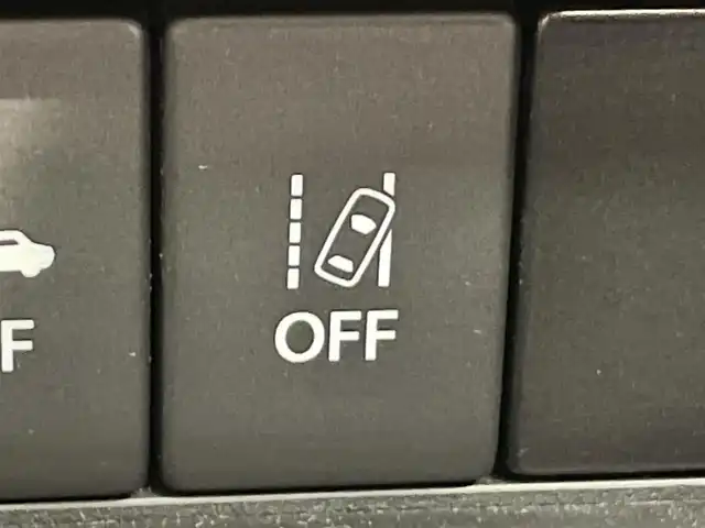 スズキ クロスビー HYBRID MZ 愛知県 2020(令2)年 4.8万km バーニングレッドパールメタリック/ブラック2トーン ナビ/衝突軽減ブレーキ/レーダークルーズコントロール/シートヒーター/LEDヘッドライト/ETC/Bluetooth/コーナーセンサー/レーンキープアシスト/オートハイビーム/プッシュスタート/スマートキー/CD/DVD再生/アイドリングストップ/ミュージックサーバー/純正フロアマット/純正アルミホイール/オートライト/禁煙車/2トーンカラー/パドルシフト/ウィンカーミラー/電動格納ミラー/フォグランプ/ISOFIX/シートバックテーブル/オートエアコン/横滑り防止装置/盗難警報装着車