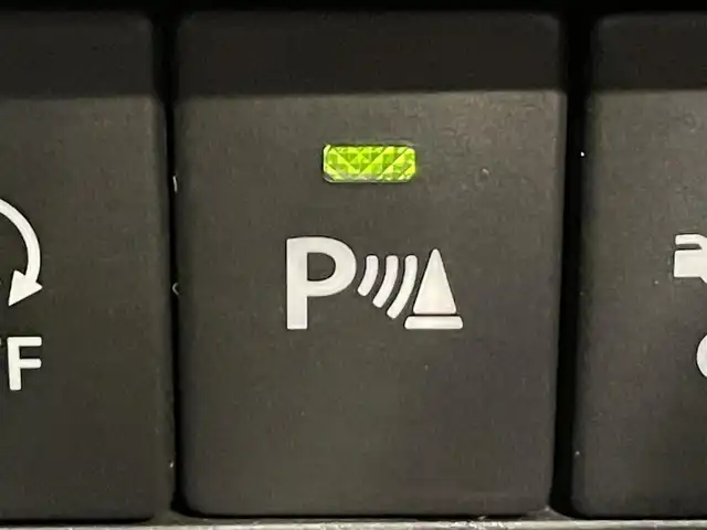 スズキ クロスビー HYBRID MZ 愛知県 2020(令2)年 4.8万km バーニングレッドパールメタリック/ブラック2トーン ナビ/衝突軽減ブレーキ/レーダークルーズコントロール/シートヒーター/LEDヘッドライト/ETC/Bluetooth/コーナーセンサー/レーンキープアシスト/オートハイビーム/プッシュスタート/スマートキー/CD/DVD再生/アイドリングストップ/ミュージックサーバー/純正フロアマット/純正アルミホイール/オートライト/禁煙車/2トーンカラー/パドルシフト/ウィンカーミラー/電動格納ミラー/フォグランプ/ISOFIX/シートバックテーブル/オートエアコン/横滑り防止装置/盗難警報装着車