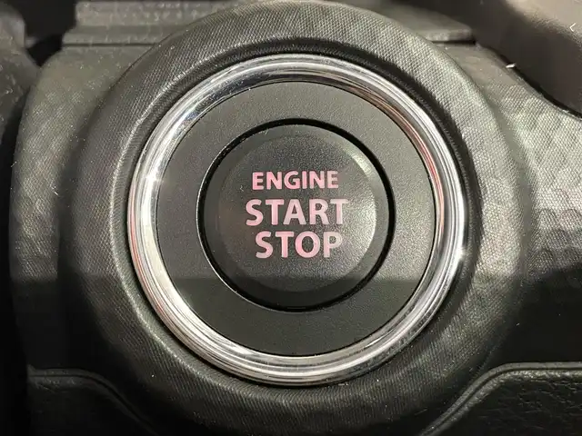 スズキ クロスビー HYBRID MZ 愛知県 2020(令2)年 4.8万km バーニングレッドパールメタリック/ブラック2トーン ナビ/衝突軽減ブレーキ/レーダークルーズコントロール/シートヒーター/LEDヘッドライト/ETC/Bluetooth/コーナーセンサー/レーンキープアシスト/オートハイビーム/プッシュスタート/スマートキー/CD/DVD再生/アイドリングストップ/ミュージックサーバー/純正フロアマット/純正アルミホイール/オートライト/禁煙車/2トーンカラー/パドルシフト/ウィンカーミラー/電動格納ミラー/フォグランプ/ISOFIX/シートバックテーブル/オートエアコン/横滑り防止装置/盗難警報装着車