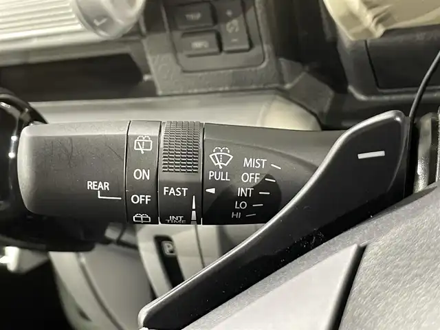 スズキ クロスビー HYBRID MZ 愛知県 2020(令2)年 4.8万km バーニングレッドパールメタリック/ブラック2トーン ナビ/衝突軽減ブレーキ/レーダークルーズコントロール/シートヒーター/LEDヘッドライト/ETC/Bluetooth/コーナーセンサー/レーンキープアシスト/オートハイビーム/プッシュスタート/スマートキー/CD/DVD再生/アイドリングストップ/ミュージックサーバー/純正フロアマット/純正アルミホイール/オートライト/禁煙車/2トーンカラー/パドルシフト/ウィンカーミラー/電動格納ミラー/フォグランプ/ISOFIX/シートバックテーブル/オートエアコン/横滑り防止装置/盗難警報装着車