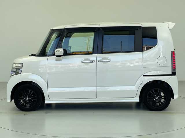 ホンダ Ｎ ＢＯＸ カスタムG SSブラックスタイル 愛知県 2016(平28)年 4.8万km プレミアムホワイトパールⅡ 社外ナビ/・ワンセグ/・Ｂｌｕｅｔｏｏｔｈ/・ＤＶＤ/ＣＤ/バックカメラ/両側パワースライドドア/シートヒーター/シーケンシャルウィンカー/社外ミラー/アイドリングストップ/スペアキー